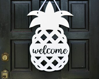 Pineapple Door Hanger // Pineapple Welcome Sign // Front Door Decor // Pineapple Decor