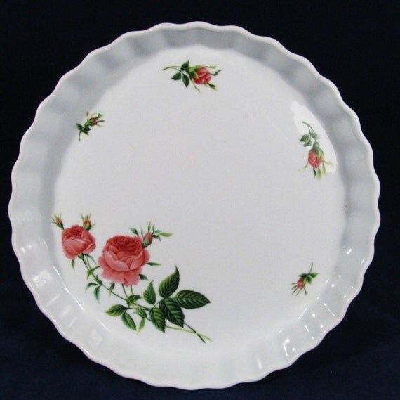 Christineholm Quiche Tart Dish Porcelain by UrbanVintageChic