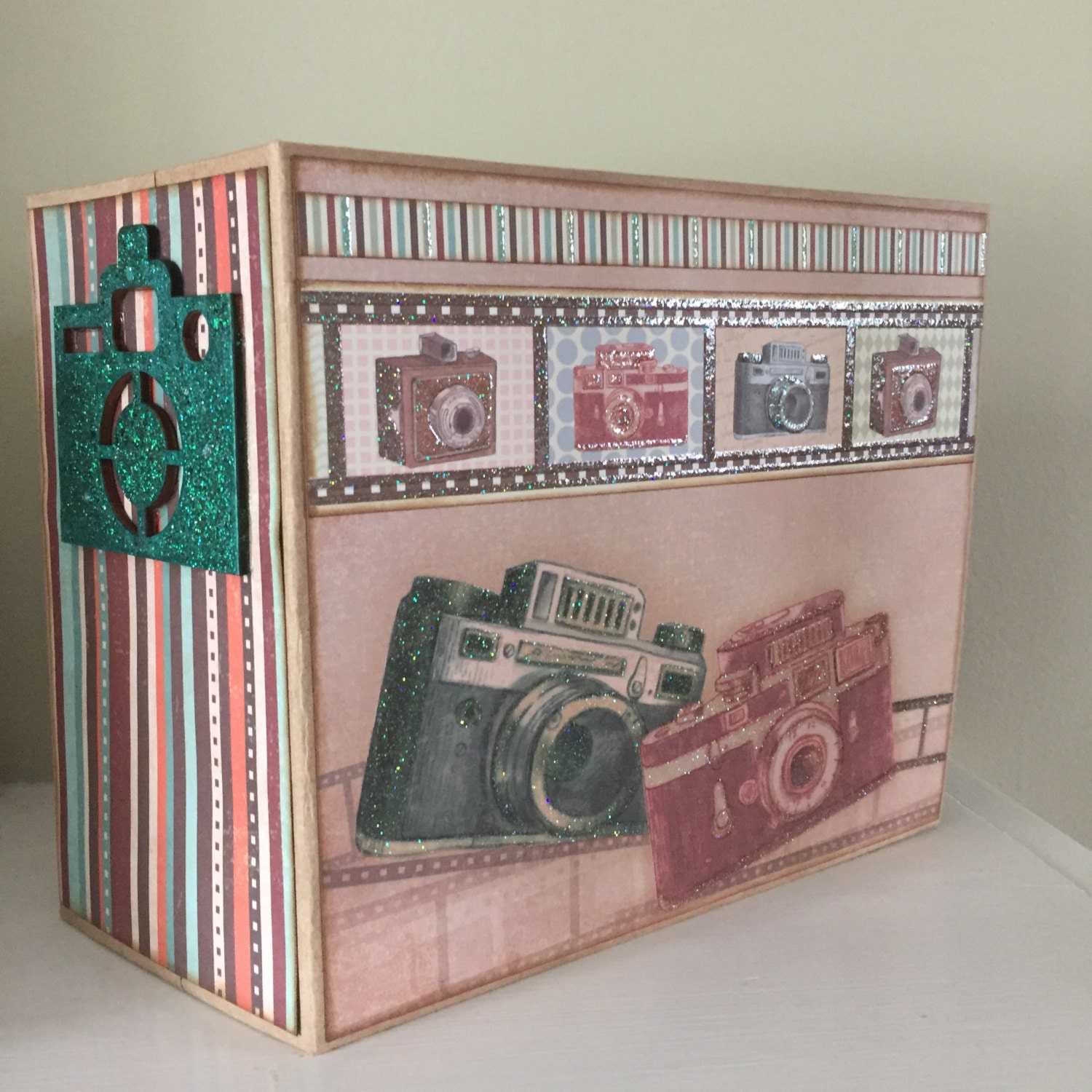 SCRAPBOOK MINI ALBUM Vintage Cameras 8"x7" Unisex Mini Album from