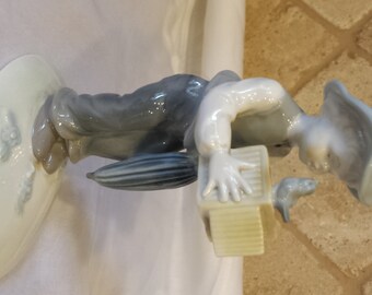 METZLER & ORTLOFF Porcelain: Boy with Bird #7245