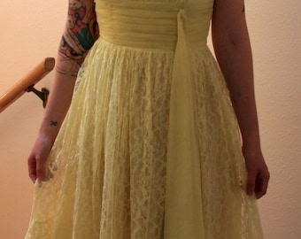 1950s women's yellow lace dress like Sunshine VLV size XS