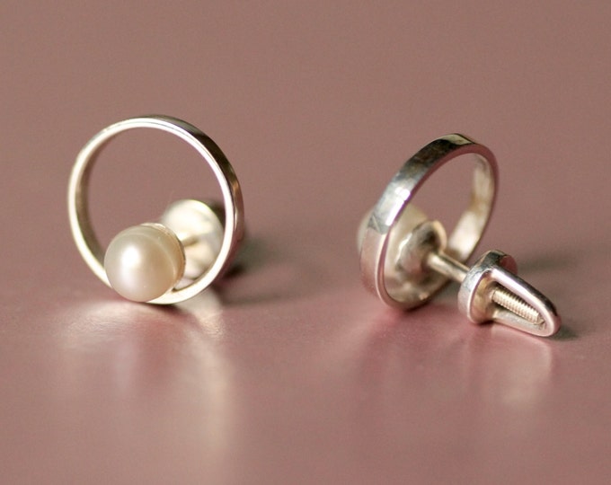 Silver gold circle pearl earring - pearl earring - interesting earring - circle earring - fashion earring - gift