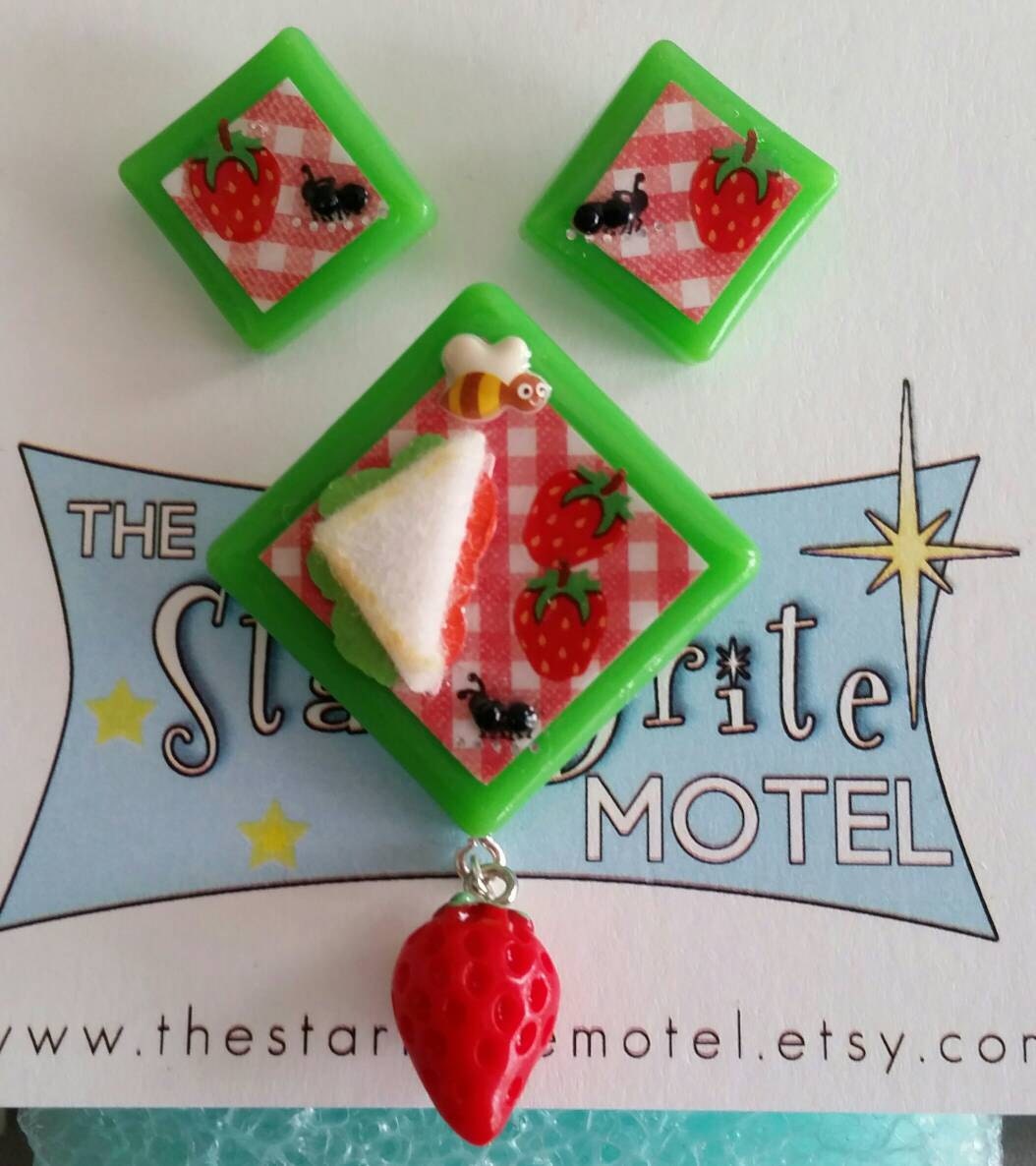 Let's go on a picnic Picnic inspired acrylic resin