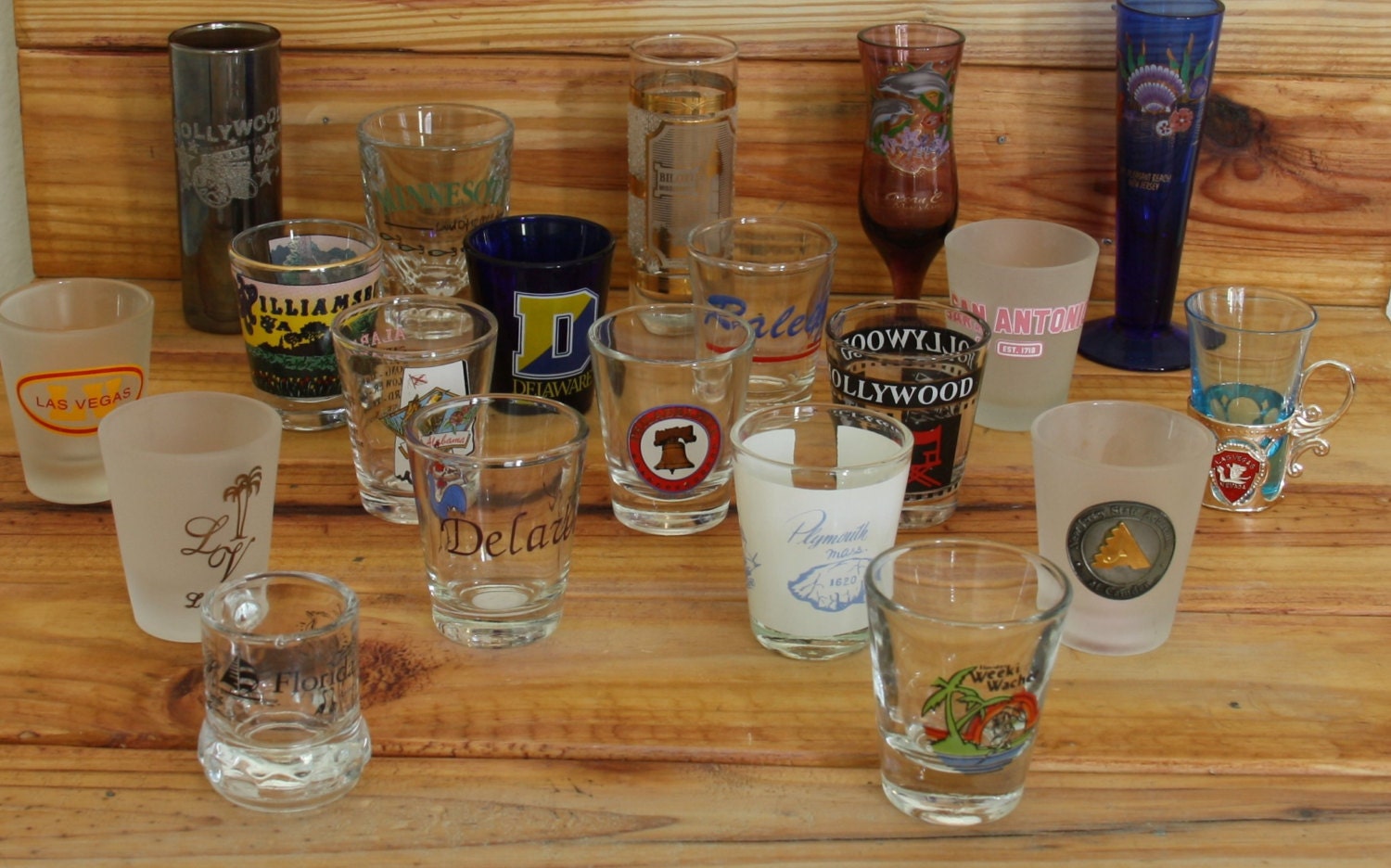 Shot Glasses Lot of 20 U.S Cities and States Shot Glasses. Lot