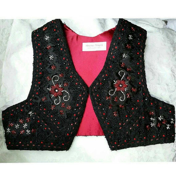 Traditionelle albanische weste jelek xhamadan von besartadesigns Traditionelle albanische küche