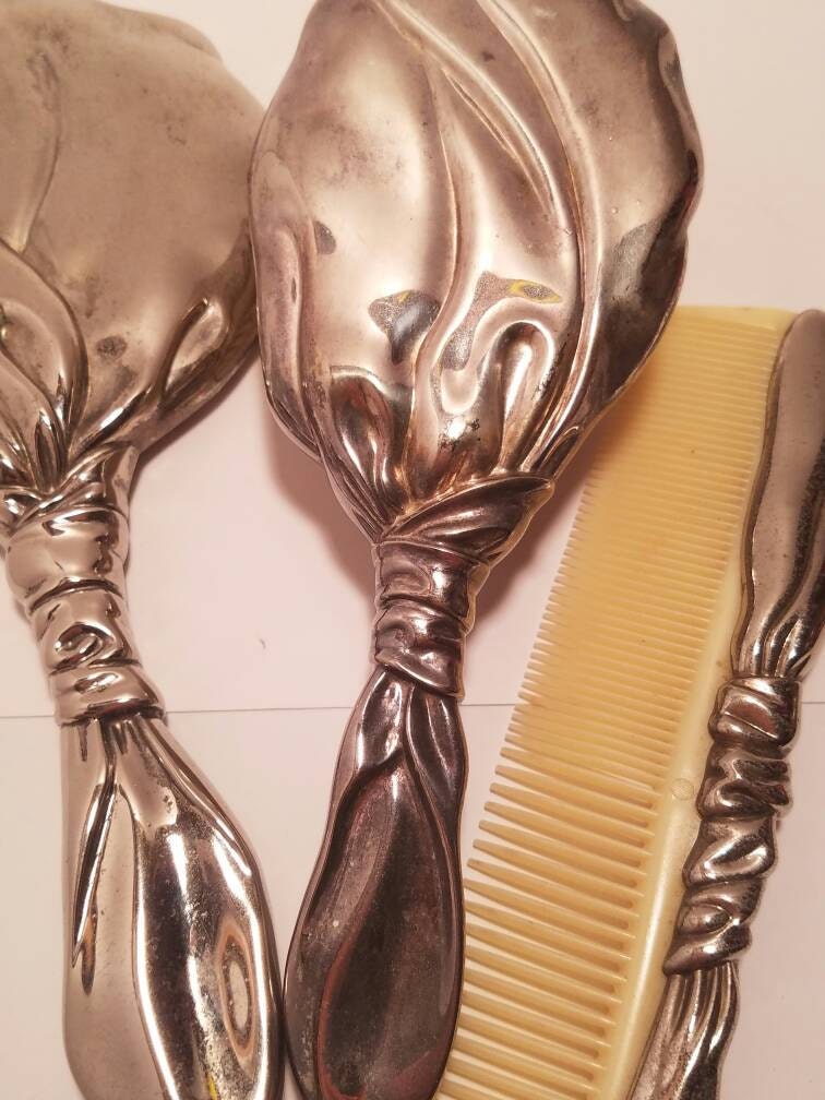 Vintage Godinger vanity brush set