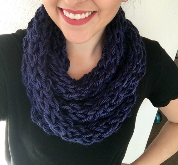 Finger Knit Infinity Scarf by HappySeaCrafts on Etsy