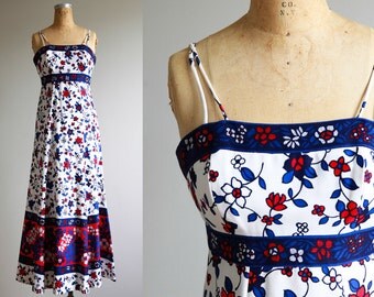 1970s Graphic Floral Print Maxi Dress