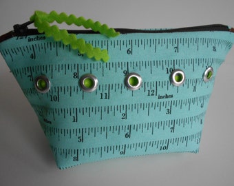 Porthole Pouch. A sassy take on the classic zippered pouch. Small storage/cosmetic/make up bag