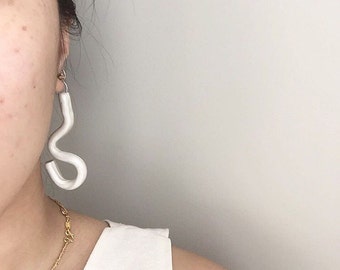 handmade white pearl squiggle earrings // polymer clay
