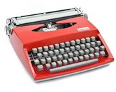 Red typewriter "Bianca" with polka dots