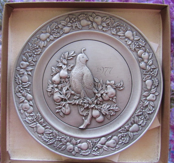 Nice 1977 Hallmark Pewter Collectible Christmas Plate In