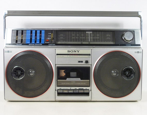 Vintage 80's Sony CFS-500 boombox GHETTO BLASTER cassette