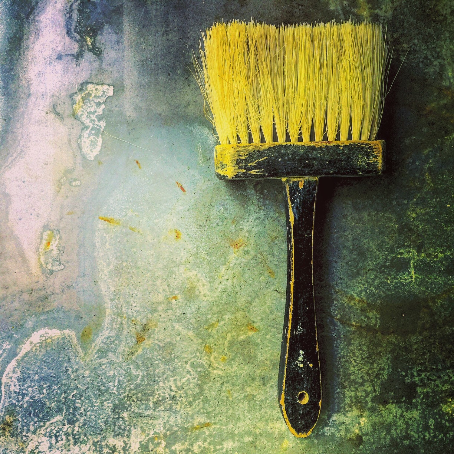 Paint Brushes / Wallpaper Brush / Old Paint / Wooden Handle