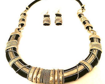 Set Of 2 Handmade Artistic Necklace Drop Earrings Silver Black Vintage Jewelry