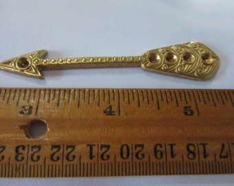 2 vintage gp over brass Arrow stampings, 1960s, vb14, art nouveau style in 81 by 17mm , needing rhinestones, Art supply, brass stampings