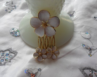Authentic Vintage White/Cream Enamel Flower Gold Hair Comb And Matching Earrings Set Beautiful
