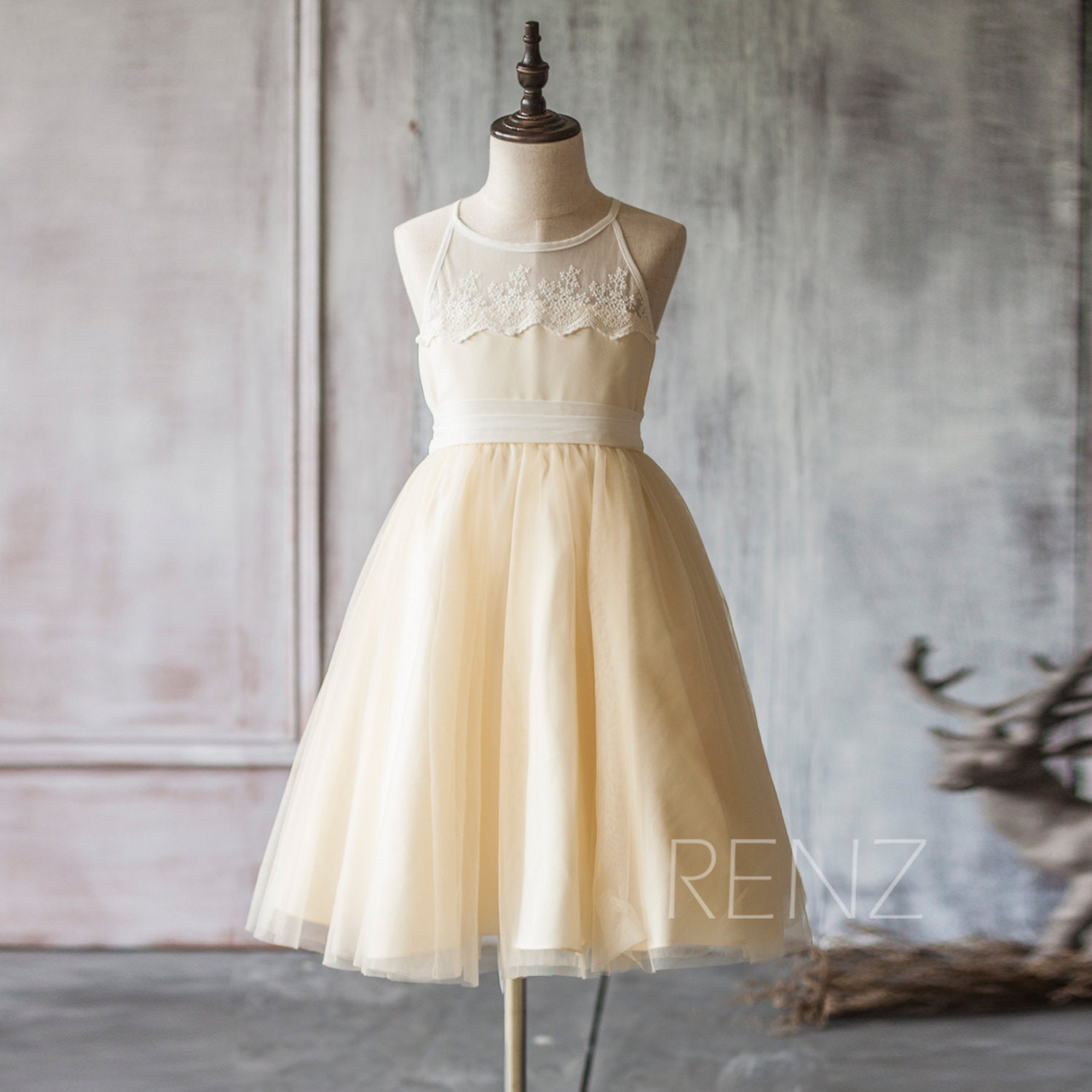 Beige dresses for juniors Have you heard the buzz? Lulus is best known for our huge selection of cute dresses under $ From everyday casual to prom.