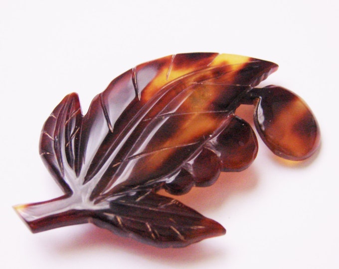 Vintage Carved Tortoiseshell Lucite Leaf Brooch / Jewelry / Jewellery