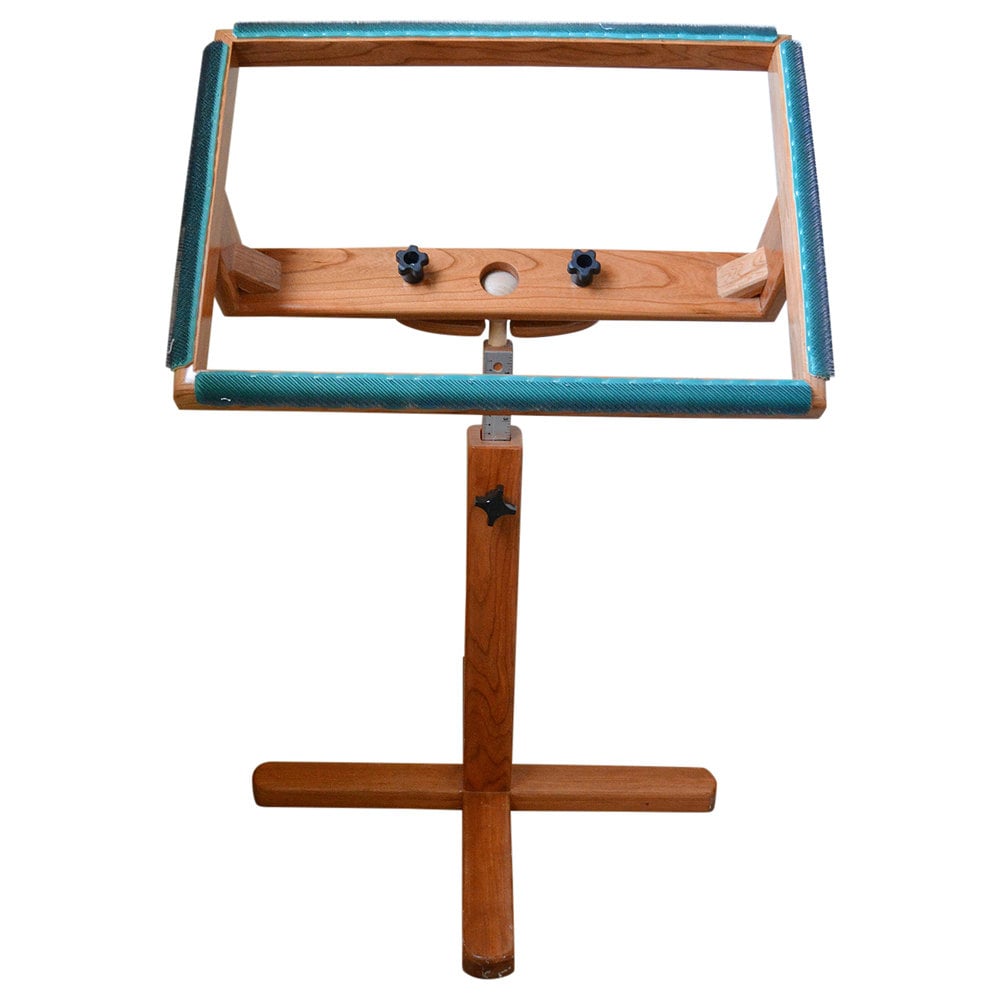 15.5x 22 Rug Hooking Floor Frame with Swivel Ball