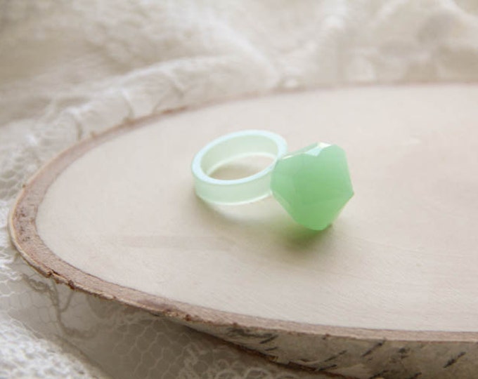 Pastel Mint Diamond Resin Ring, Unique Resin Jewelry, Mint Epoxy Ring, Stackable Resin Ring, Modern Materials, Bold Stacking Ring, For Her
