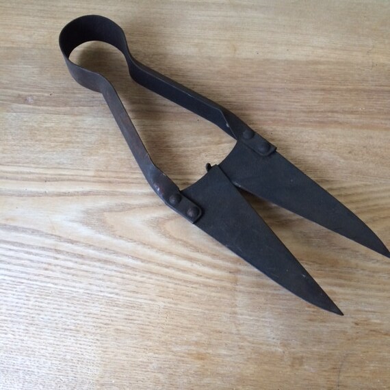 SALEAntique Rustic Sheep Shears Vintage Garden Shears