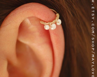 Beaded cartilage earring - Helix hoop - Cartilage piercing - Helix jewelry - Minimal Helix jewelry - pearl hoop earrings - piercing hoop