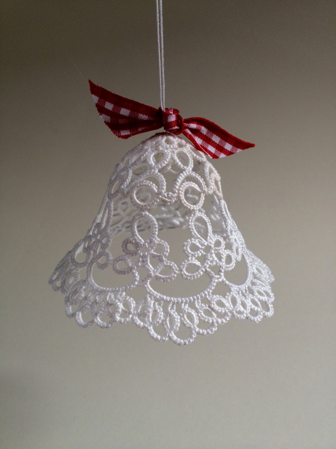 Tatting pattern Christmas bell