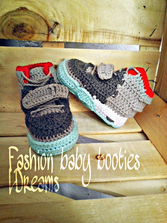 knitted baby yeezys