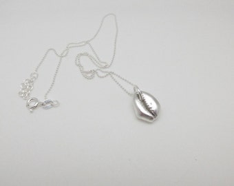 Pendentif cauri en argent