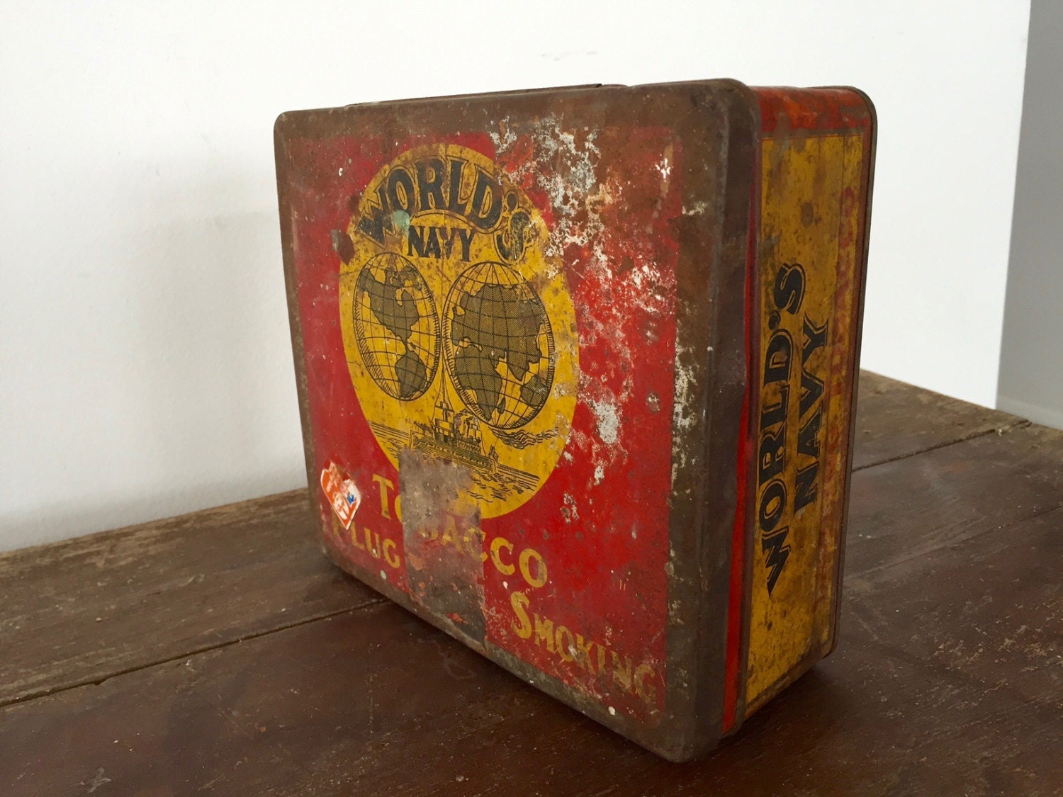 Vintage WORLD'S NAVY TIN Tobacco Plug Smoking Tin Rusty