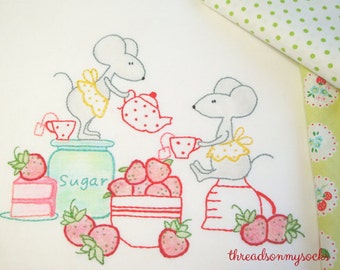 PDF Hand Embroidery Pattern, Tea & Strawberries, Quilt Pattern, Embroidery, Strawberry