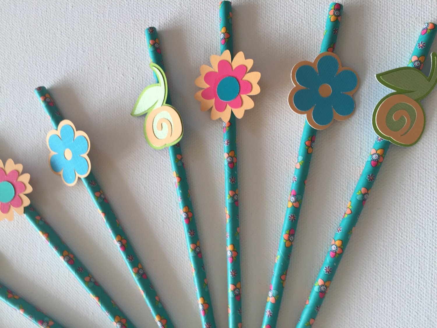 Flower straws, flower decor, party straws from CKGalaDesigns on Etsy Studio