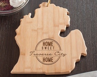 Michigan State Shaped Cutting Board, Engraved Michigan Shaped Cutting Board