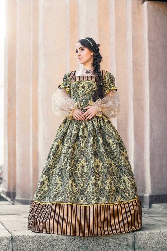 Women's Historical Costume Italian Beauty