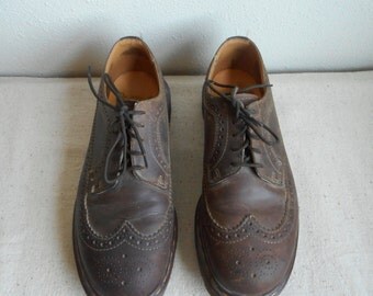 Vintage 90s Doc Martin brown leather Oxford 5 eye Wing-tip shoes mens 8 Made in England