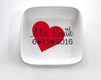 Custom Ring Dish / Engagement Gift / Jewelry Holder / Ring Holder / Jewelry Dish / Gift for Bride / Wedding Date Gift / Wedding Ring Dish