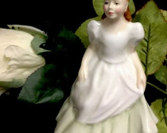 Lovely Royal Doulton Porcelain Figurine 'Kerry' HN3036 1985