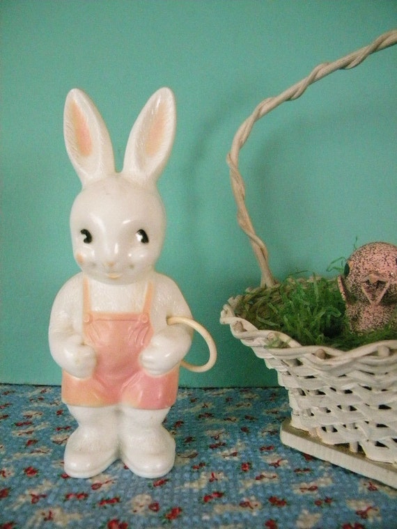 Vintage Irwin Plastic Baby Rattle Easter Bunny Rabbit Toy