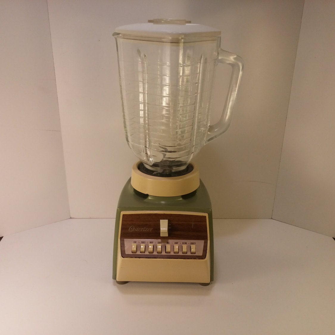 Vintage 1970s Osterizer 780W Blender Model 541 in Avocado and
