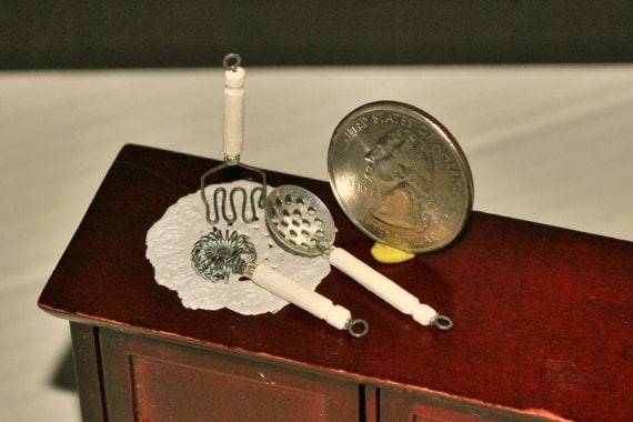 miniature cooking utensils
