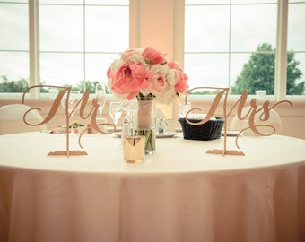 Bride And Groom Table Centerpiece - talentneeds.com