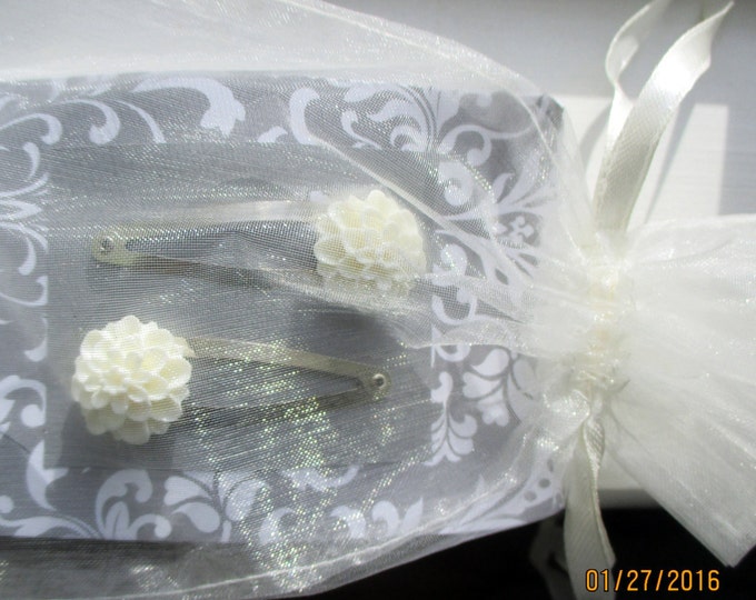 flower girl barrettes-childrens hair clip-little girls wedding accessory-white rose bobby pins-kids rosette barrettes-girls hair accessories