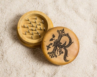 Personalized wooden herb grinder, r, Custom laser engraved, personalized grinder, personalized gift, weeds grinder