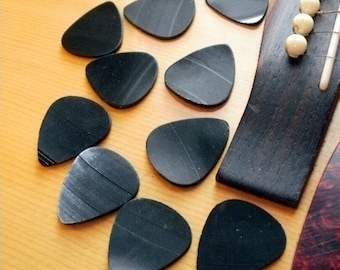 13 Vinyl Record Guitar Picks. Upcycled Guitar Picks. Heavy Gauge Picks. Recycled Vinyl Record. Guitar & Bass Picks. Repurposed Vinyl Records