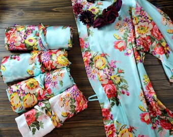 Floral Robe Set of 7- No Peacocks - Cheap - Bridesmaid Robes - Set of SEVEN- Gift Set - Satin Short Robe - Bridesmaid Robe set of 7