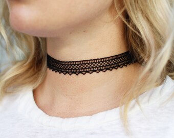 Lattice Lace Choker