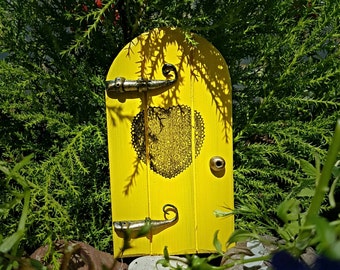 Vintage heart fairy door