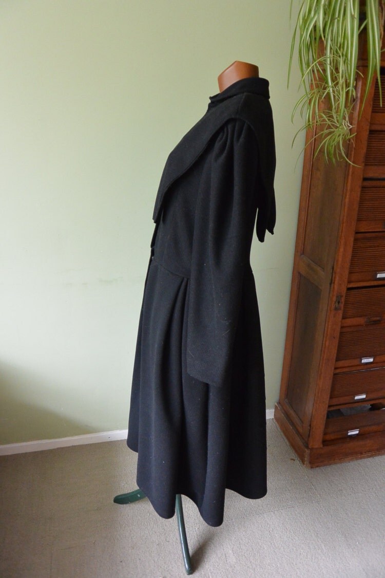 Traditional Mennonite Dress by DutchSimplicity on Etsy
