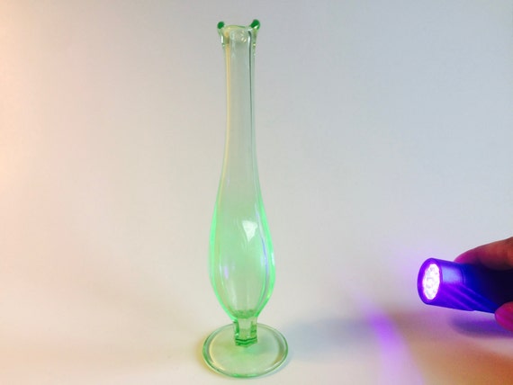 Vintage Green Vaseline Glass Uranium 75 Bud Vase